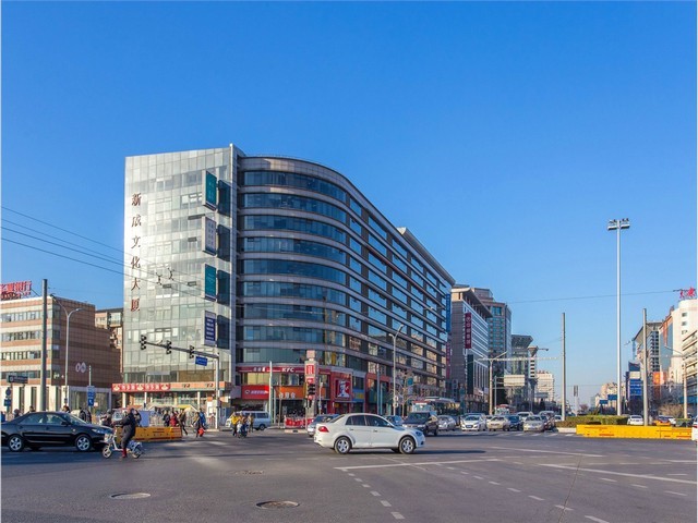 河南锂电池40瓦太阳能路灯图片